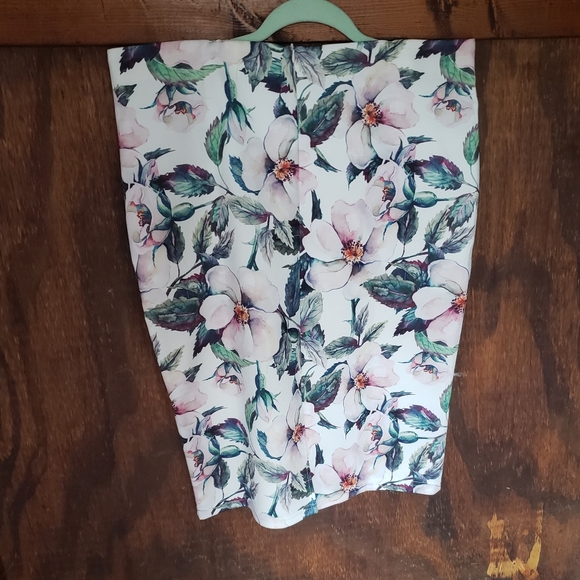 Watercolor Magnolia Pencil Skirt -2XL - Picture 3 of 6